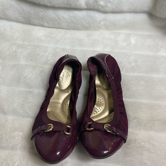 Dexflex comfort ballerina flats burgundy patent & fabric gold tone accent SZ7.5 - Picture 1 of 7